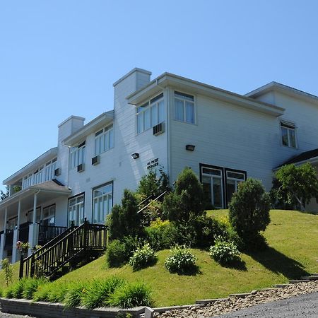 Hotel Au Petit Berger La Malbaie Bagian luar foto