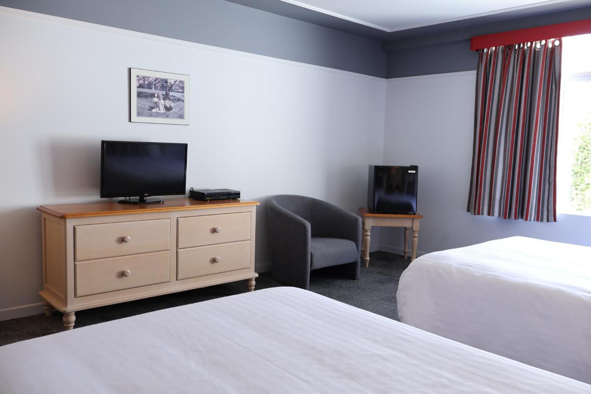 Hotel Au Petit Berger La Malbaie Bagian luar foto