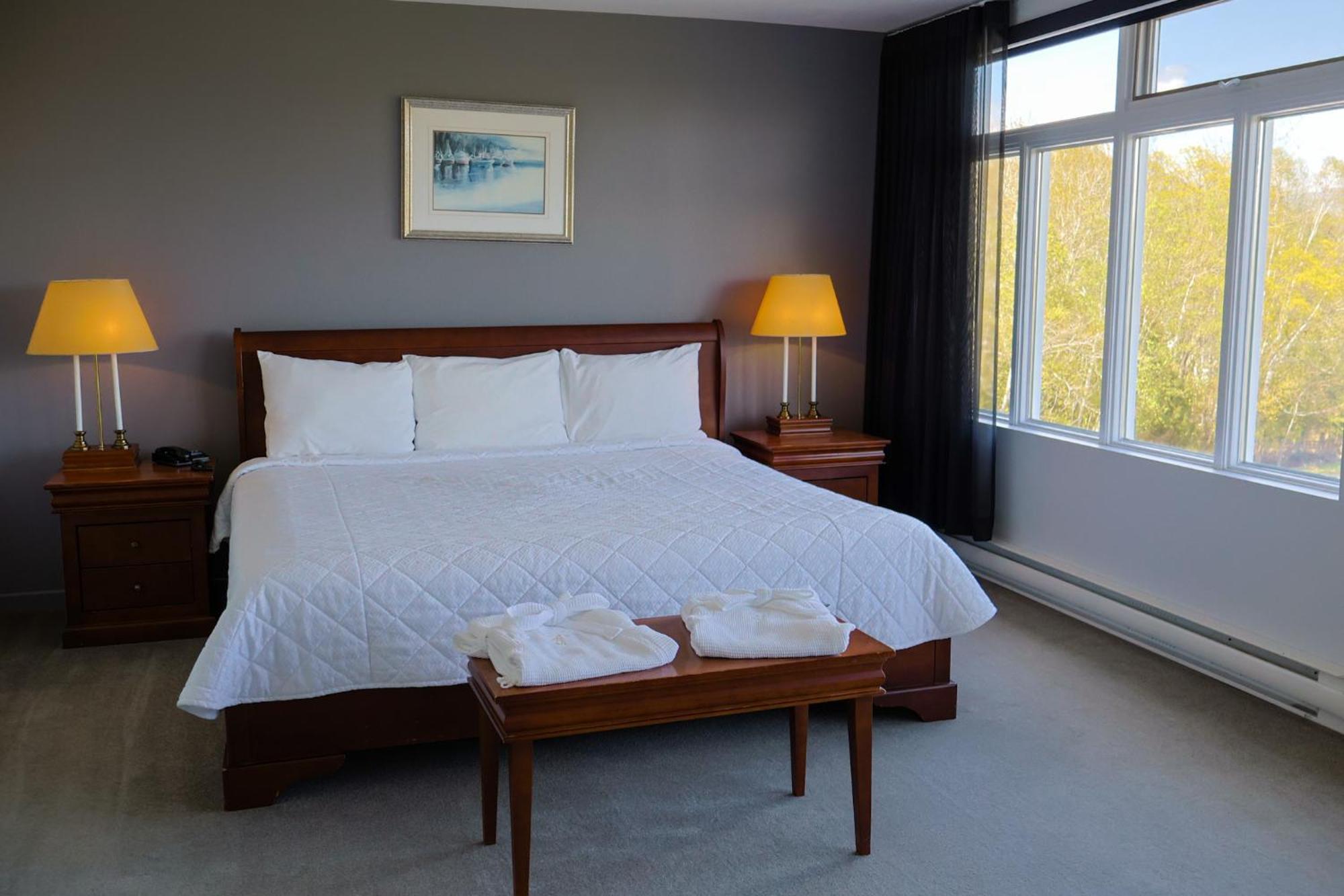 Hotel Au Petit Berger La Malbaie Bagian luar foto