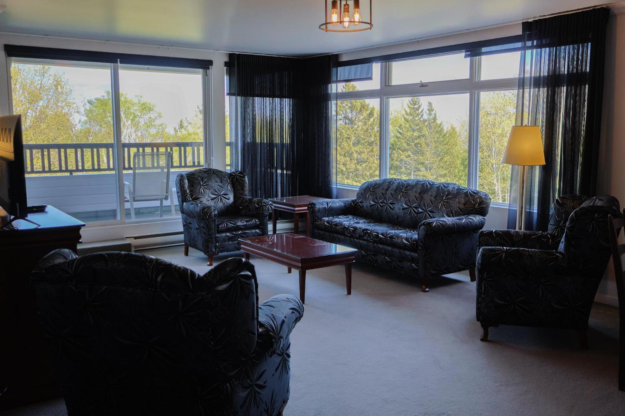 Hotel Au Petit Berger La Malbaie Bagian luar foto