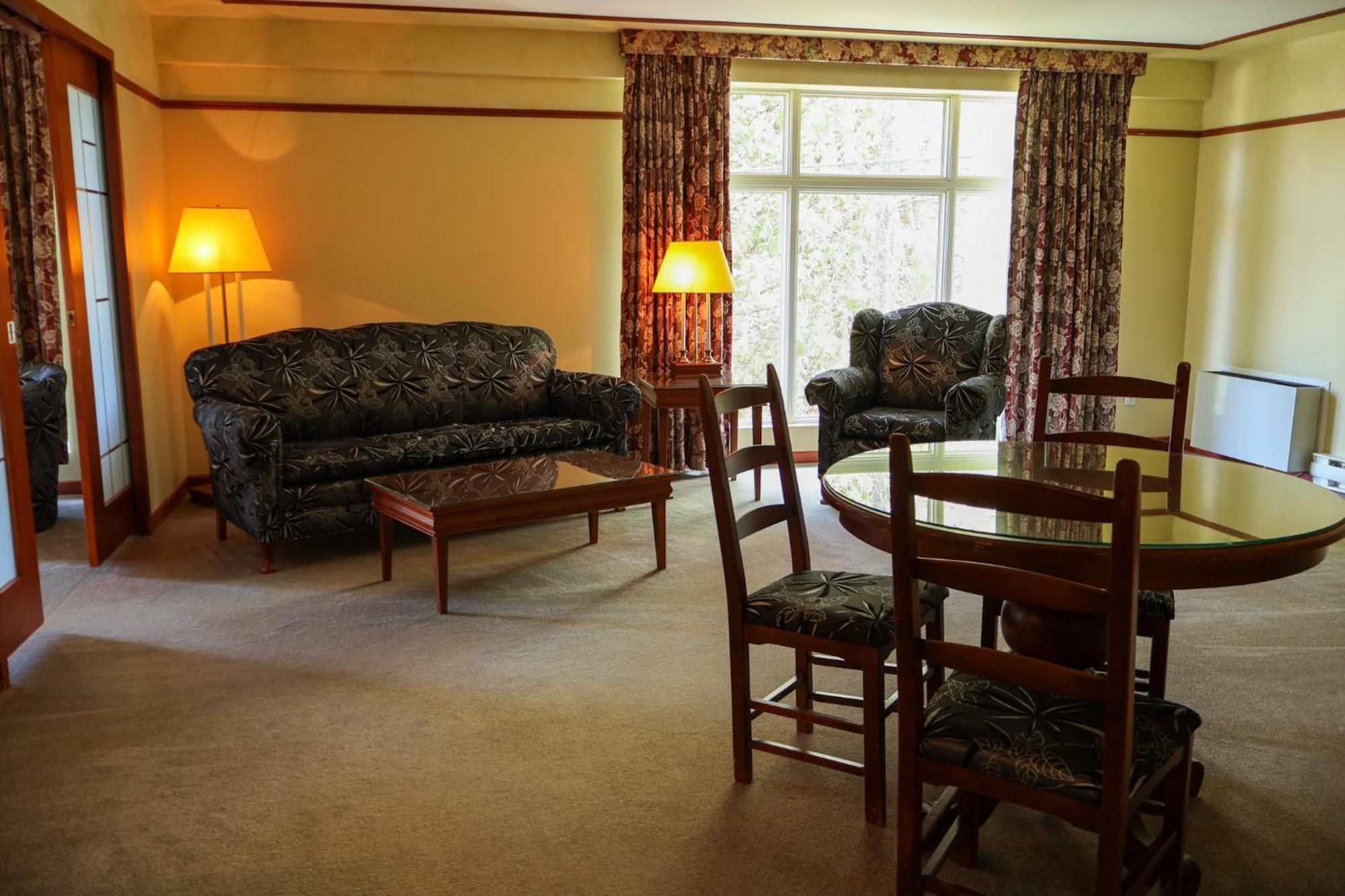 Hotel Au Petit Berger La Malbaie Bagian luar foto