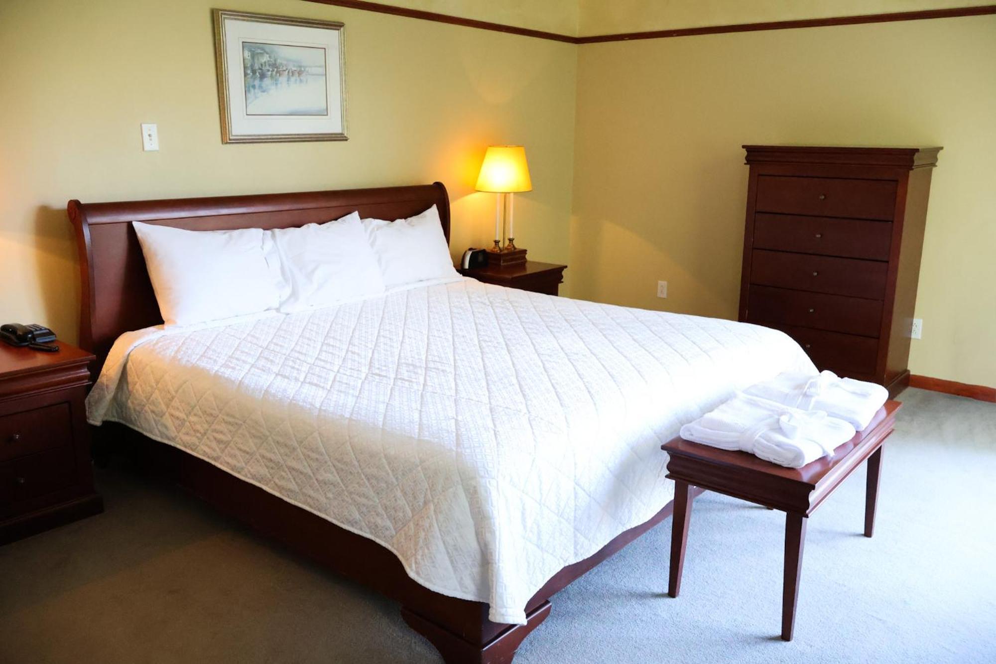 Hotel Au Petit Berger La Malbaie Bagian luar foto